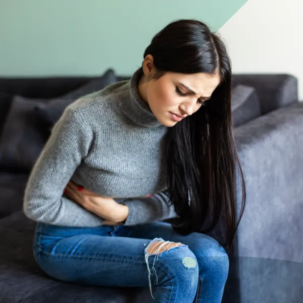 DHA-licensed doctor treating allergies and food poisoning at home in Dubai