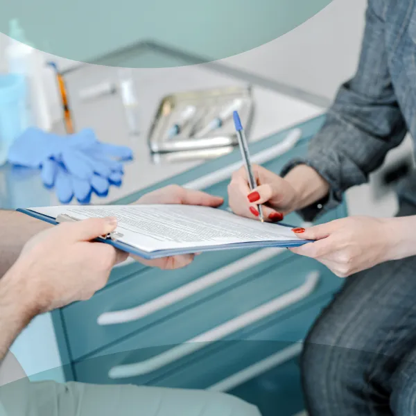 DHA-licensed Vesta Care nurse supporting medication adherence and treatment-plan compliance at home in Dubai
