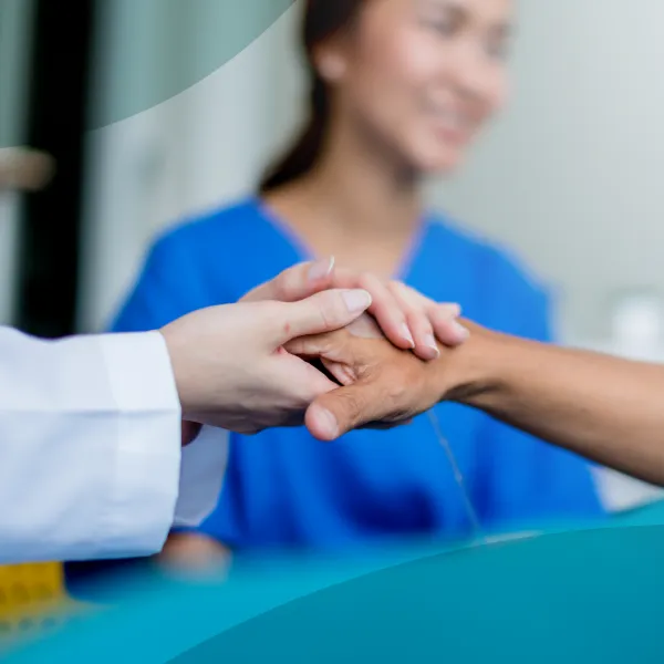 DHA-licensed Vesta Care nurse providing post-operative care and surgery recovery support at home in Dubai